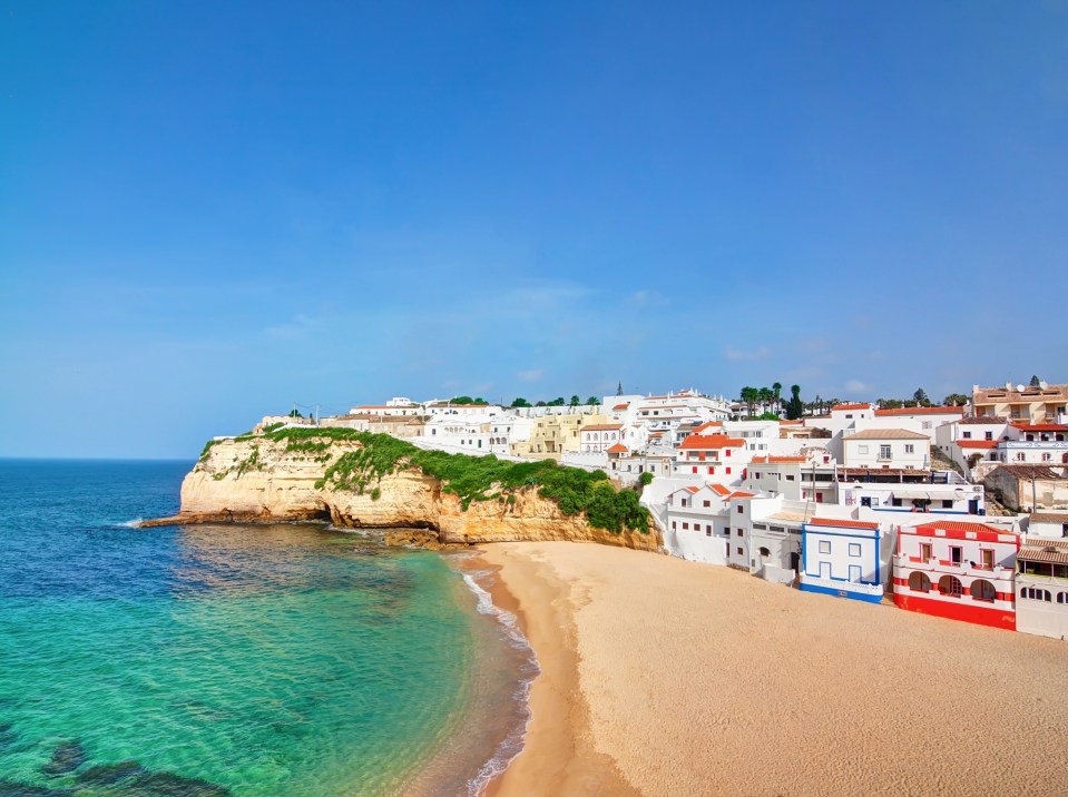 The Algarve may not see tourists return to hotels until April 2021