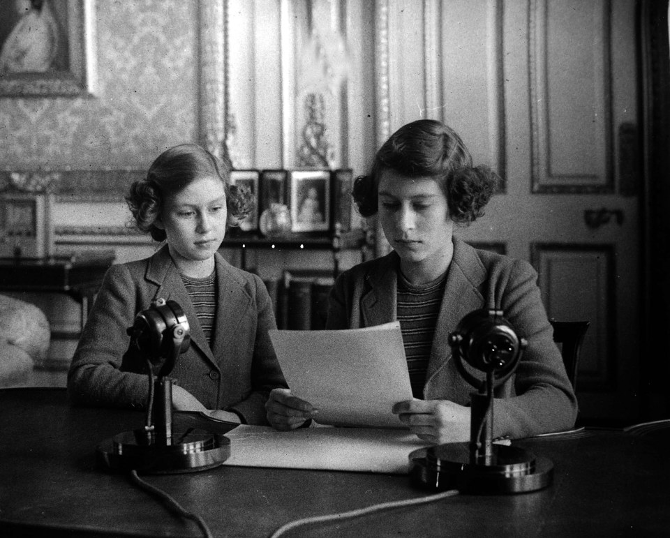  Viewers were shown a black and white photograph of the Queen and her sister Margaret doing their bit in the war