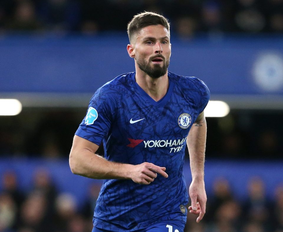  Olivier Giroud is set to stay at Chelsea for another year