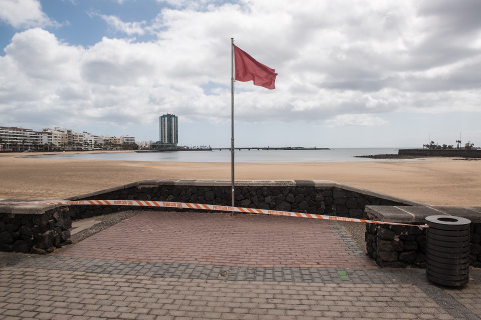  Reducto beach is closed in Arrecife, Lanzarote, like all popular holiday destinations