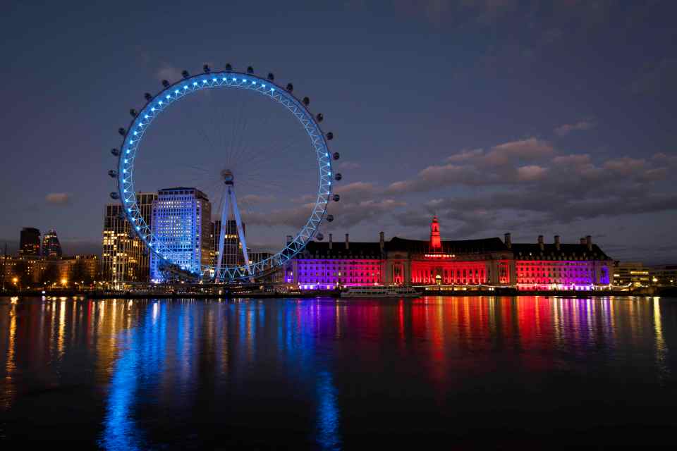  The London Eye was transformed this evening as the nation thanked frontline workers