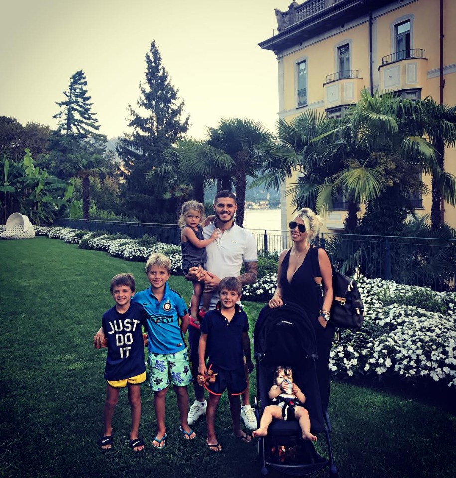  Mauro Icardi and Wanda Nara caused controversy by fleeing Paris during the coronavirus crisis