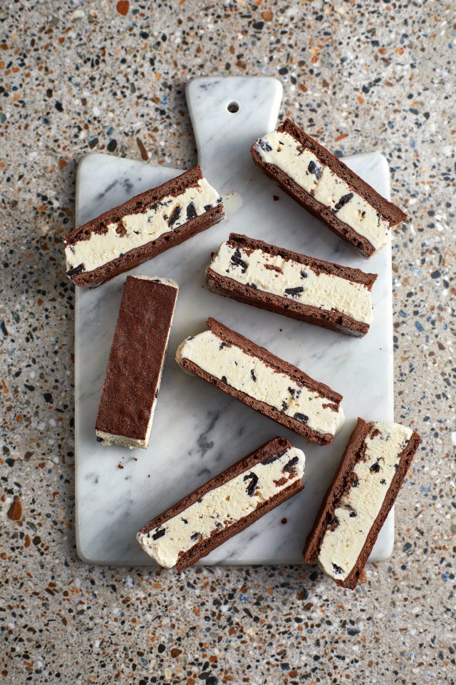  Once you are ready to eat those delicious ice cream sandwiches, defrost the sandwiches for about five minutes at room ­temperature