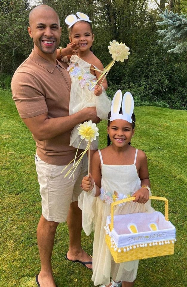  Rochelle and Marvin threw an easter egg hunt before the announcement today