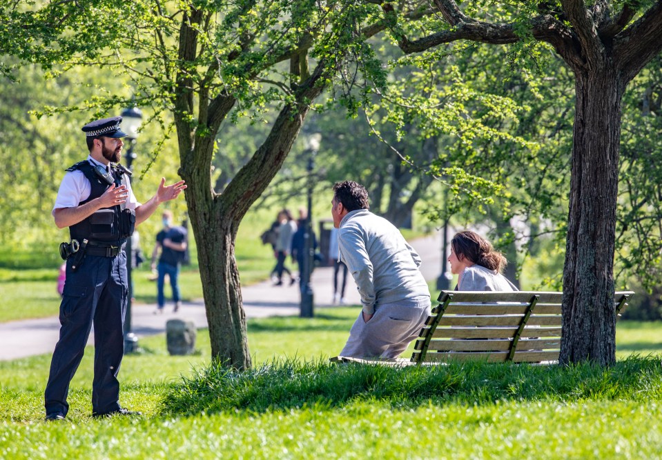  The weekend weather forecast follows Thursday's 24C heat which saw many enjoy the sunshine across the country