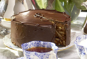 Darren McGrady shared the exact recipe for the Queen's favourite chocolate biscuit cake 