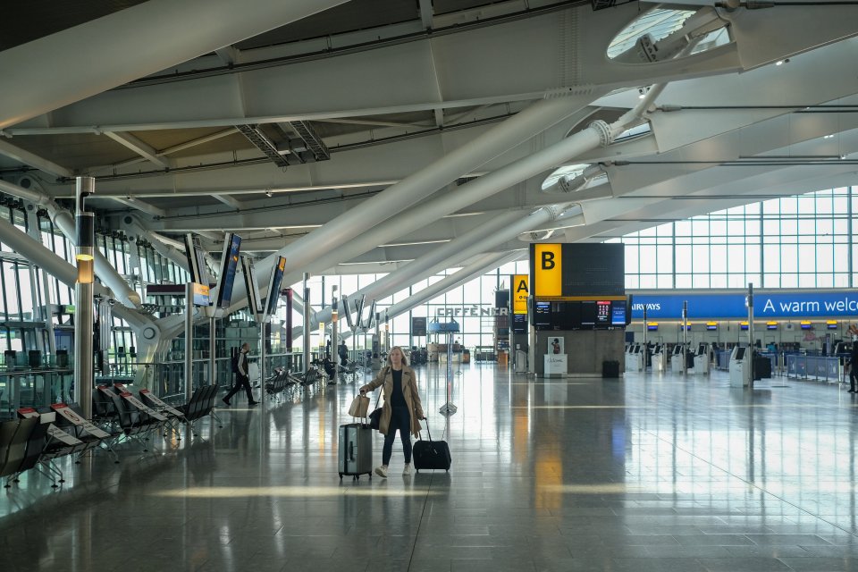  Passengers entering the UK are still not being screened at airports