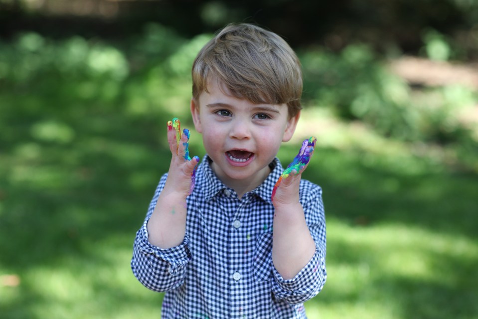  Kate Middleton snapped the adorable photos of Prince Louis last month