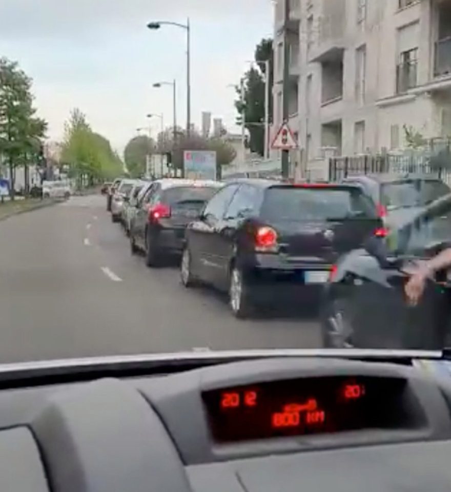  Traffic jams were seen in regions southeast of Paris, where cars followed one another for hundreds of metres