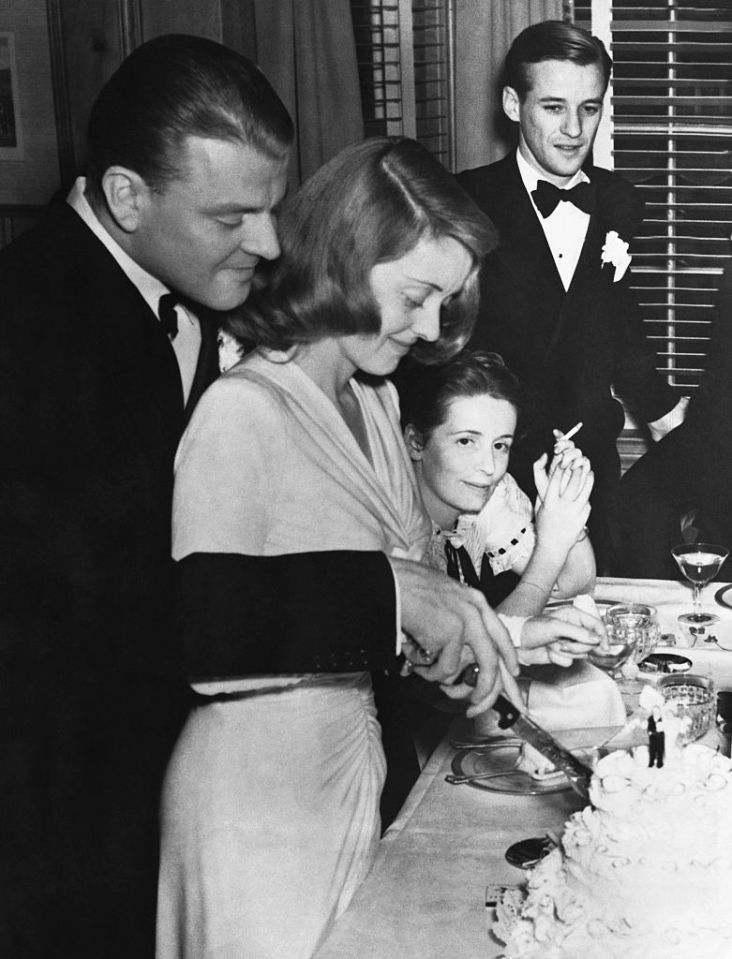  Bette Davis and Arthur Farnsworth at their 1940 wedding