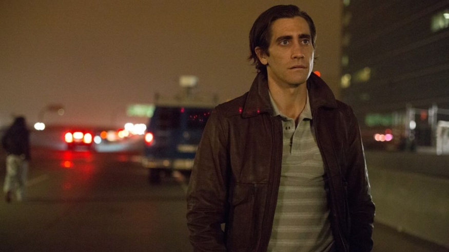 Jake Gyllenhaal delivers an outstanding performance as young hustler Lou