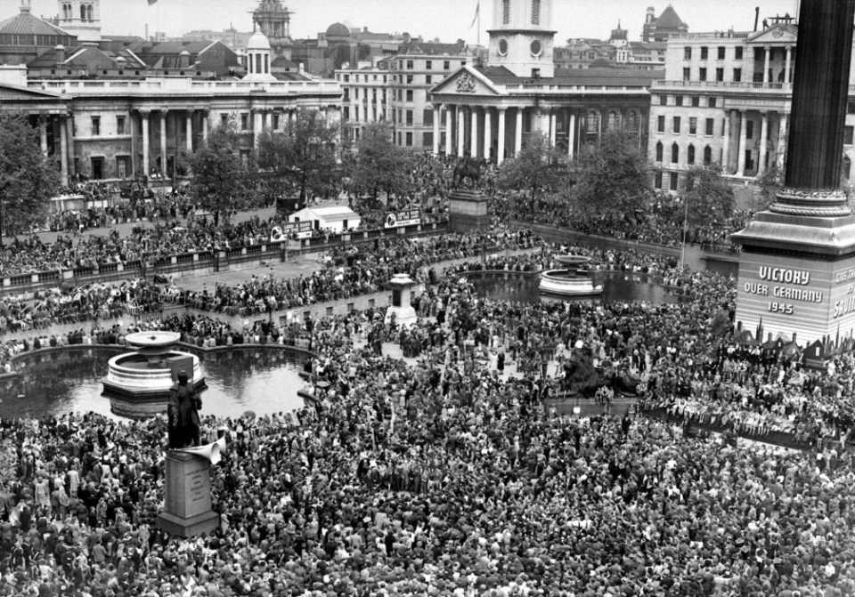  Huge crowds gathered at Trafalgar Square, London, to celebrate VE Day in 1945