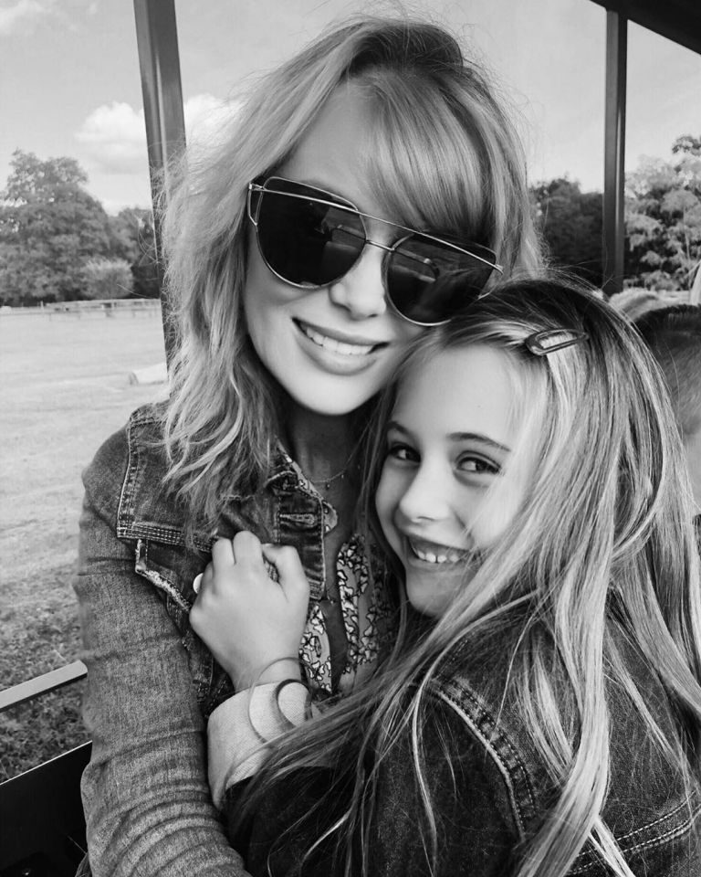  Amanda with daughter Hollie