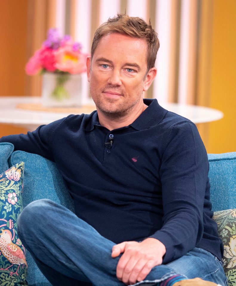  Simon Thomas revealed his father has died