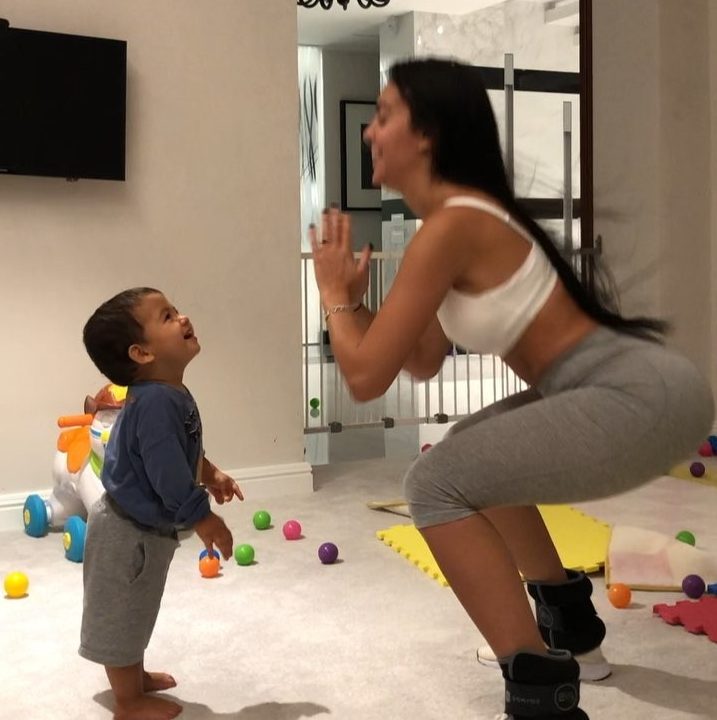  The former Gucci shop worker even manages to keep the kids entertained while she works out