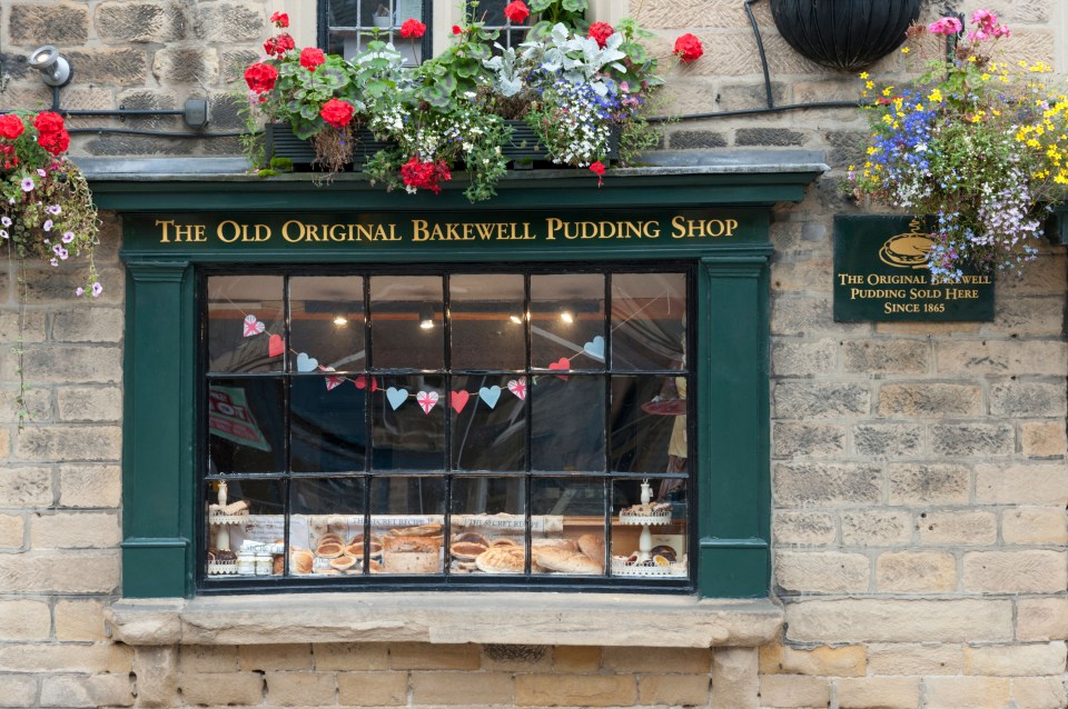  For the dilemma of whether to go for Bakewell tart or Bakewell pudding - go for both