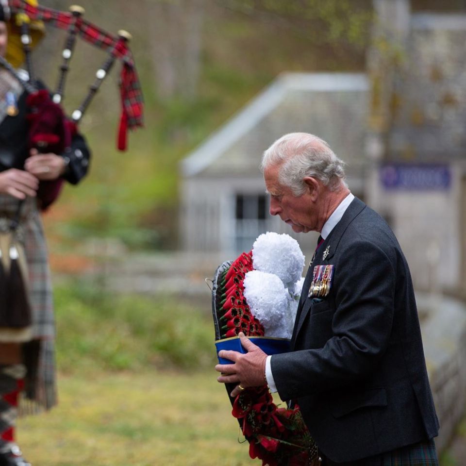  The Prince of Wales places a wreath at the memorial near Balmoral