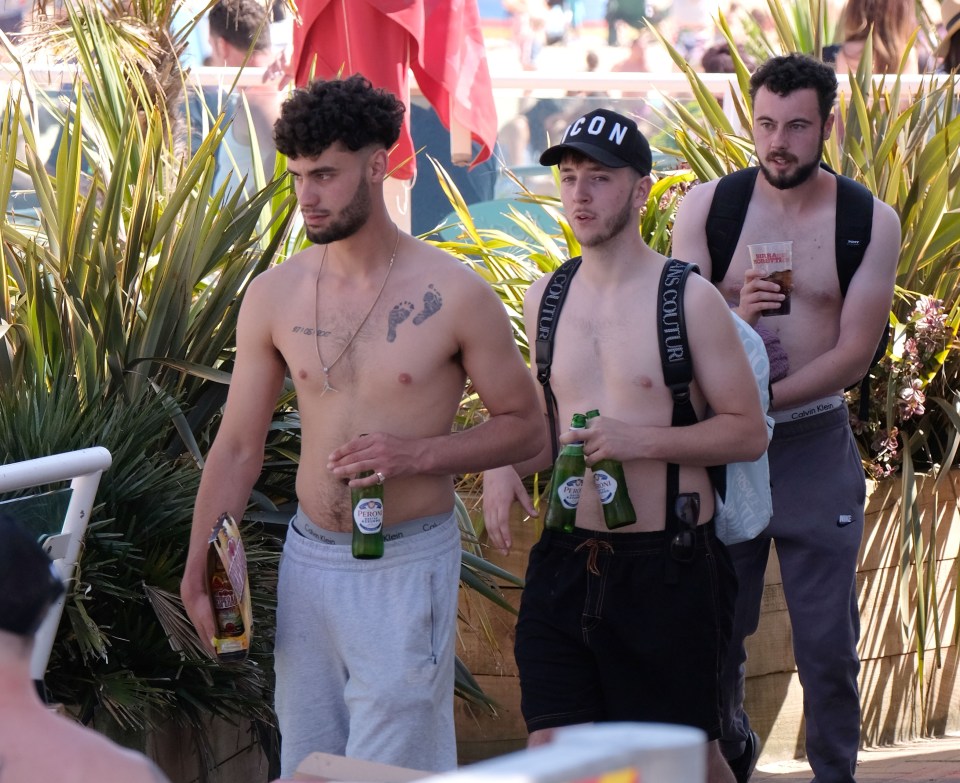  Many jumped at the chance to have a few drinks with their mates