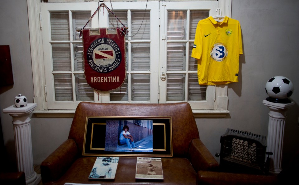 As part of contract negotiations with Argentinos Juniors Maradona and his family were given a house in Buenos Aires