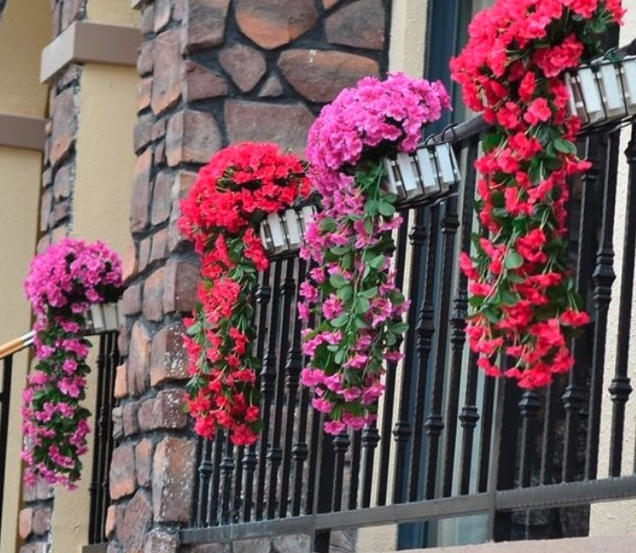 You don't need to be a good gardener with these fake hanging baskets