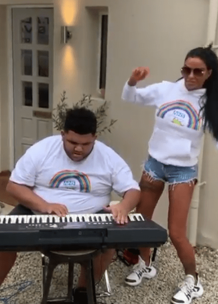  Katie Price and Harvey dedicated a song to the NHS last night