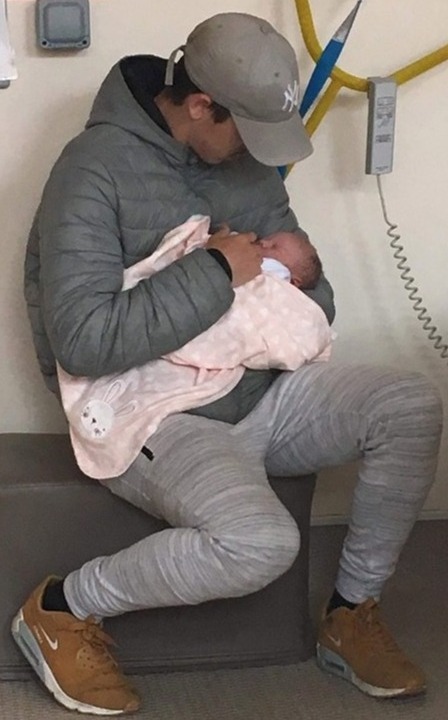 Ben pictured with Lyla-Rae in hospital 