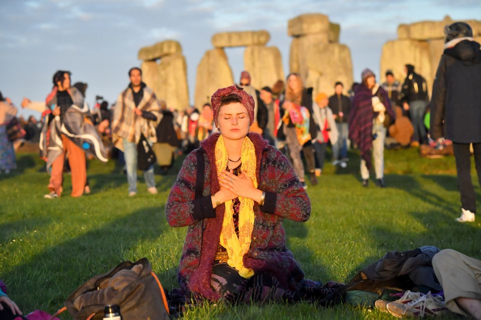 Crowds gather at Stonehenge to mark the summer solstice