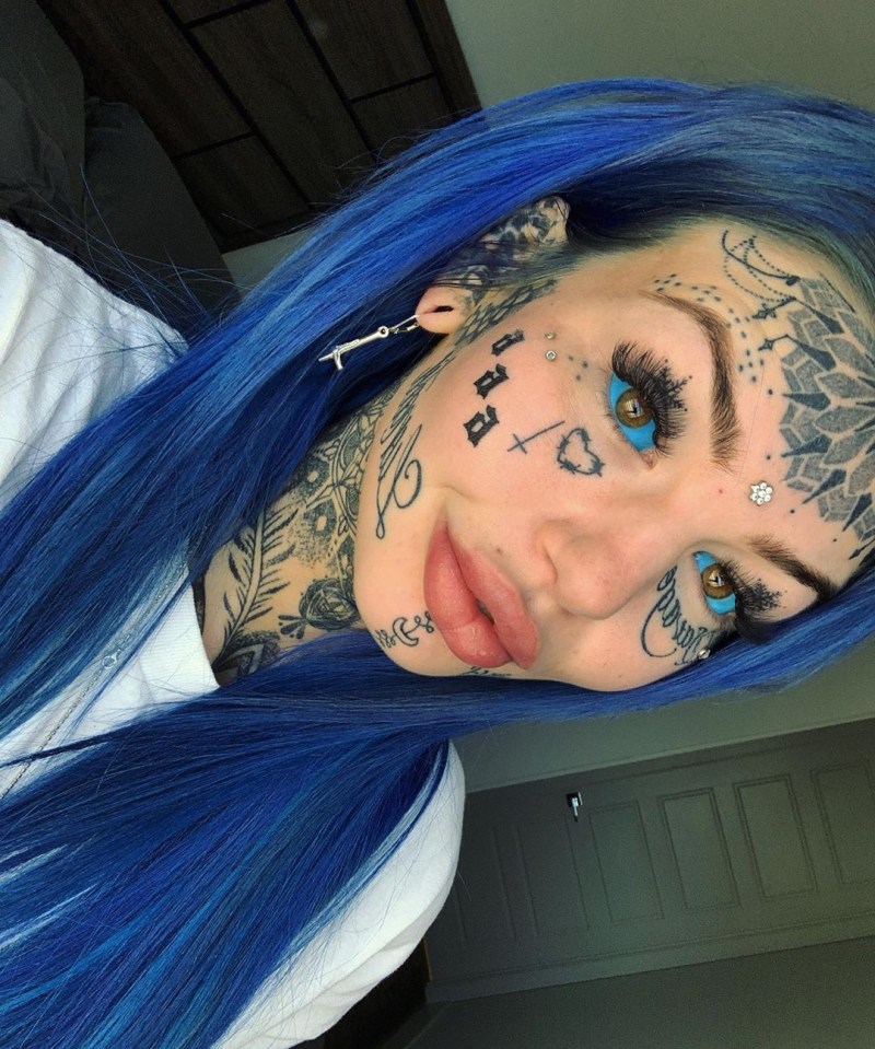 Amber went temporarily BLIND after tattooing her eyeballs blue