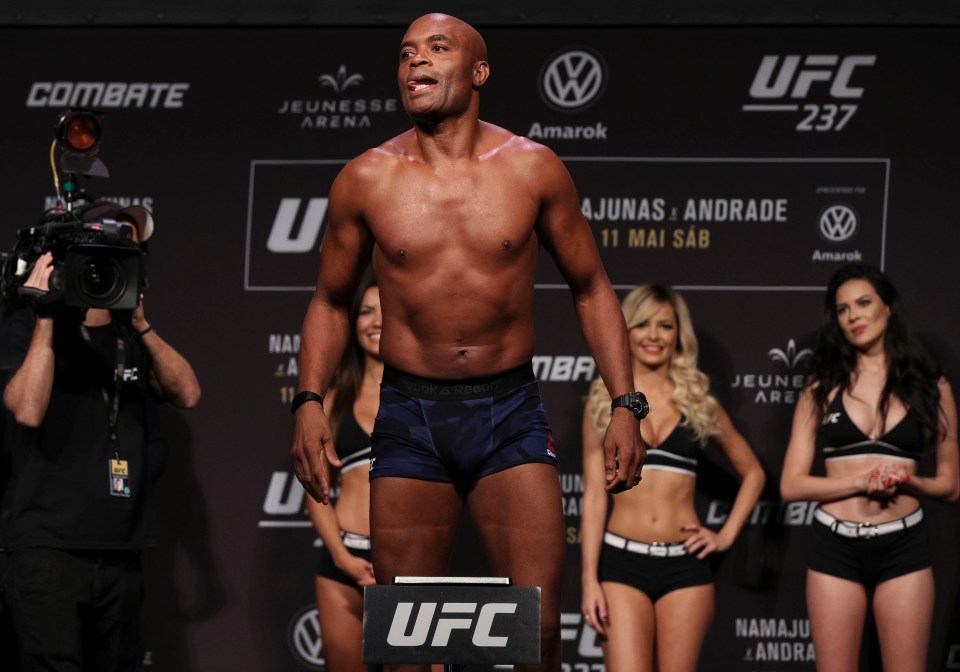  Anderson Silva is determined to make his super-fight with Conor McGregor a reality