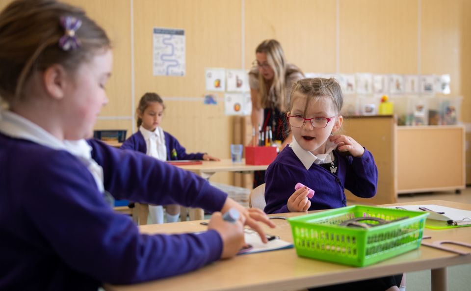  Reception pupils Eden and Teegan at Queen's Hill Primary School, Costessey, Norfolk, as pupils in Reception, Year 1 and Year 6, begin to return to school as part of a wider easing of lockdown measures in England