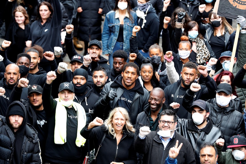  AJ wore a hoodie sporting the message 'Black Lives Matter'