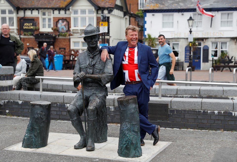 A man wearing a Union flag t-shirt also made his support clear