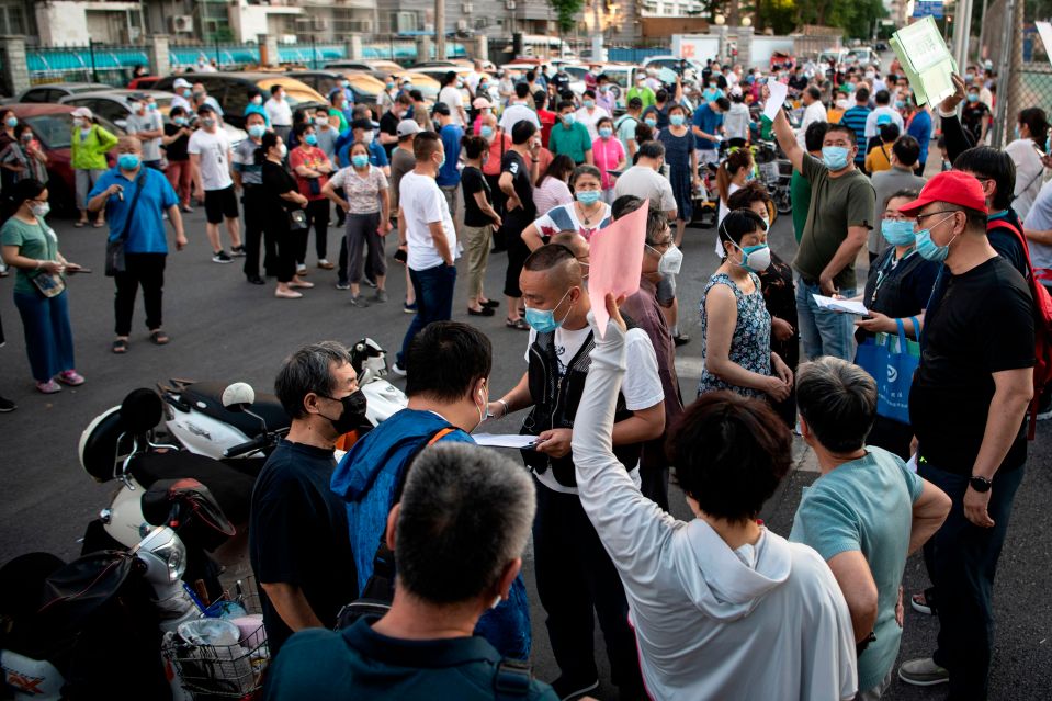  Thousands of residents living near a wholesale food market have queued up to be tested