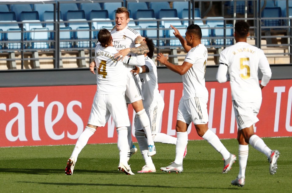  Kroos celebrates as Madrid closed the gap behind Barcelona to two points