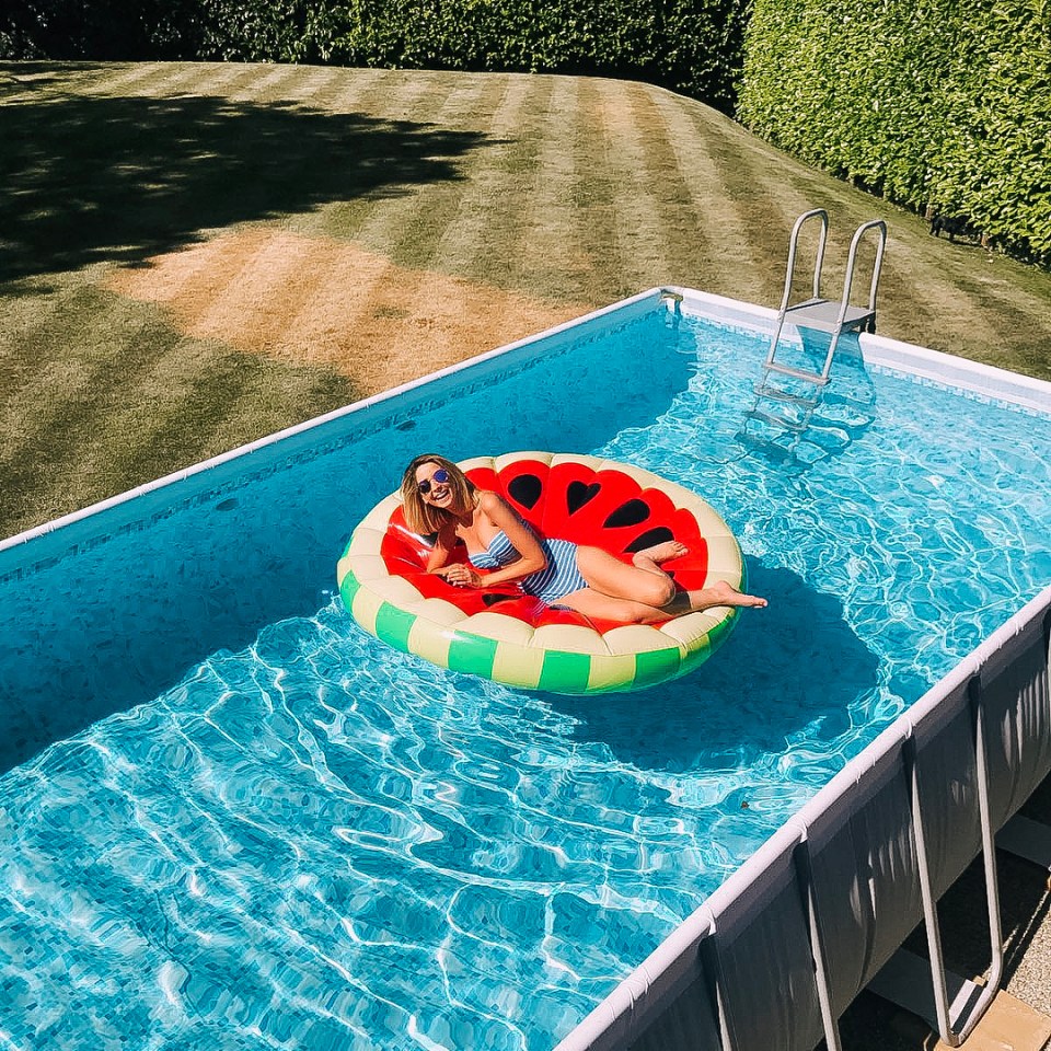 Zoe Sugg has an above-ground pool to kick back in