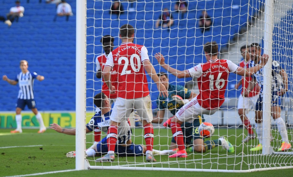  Arsenal crumbled after taking the lead against Brighton, eventually losing 2-1