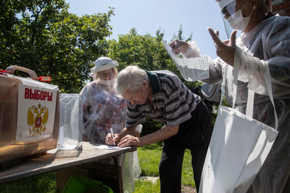 A man takes part in early voting on Russian Constitutional amendments amid the coronavirus pandemic