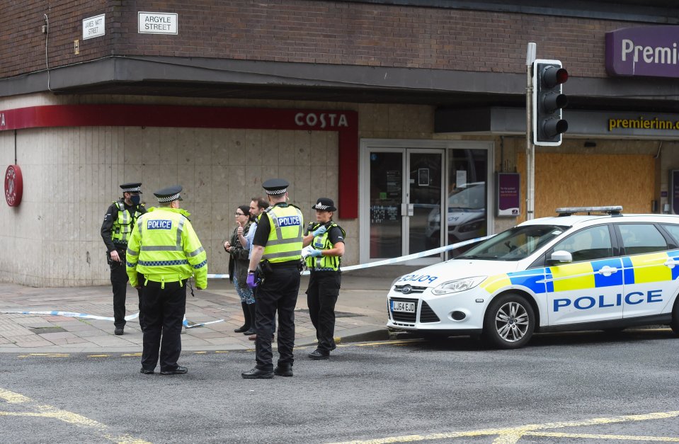  Police rushed to a stabbing in Glasgow on Sunday