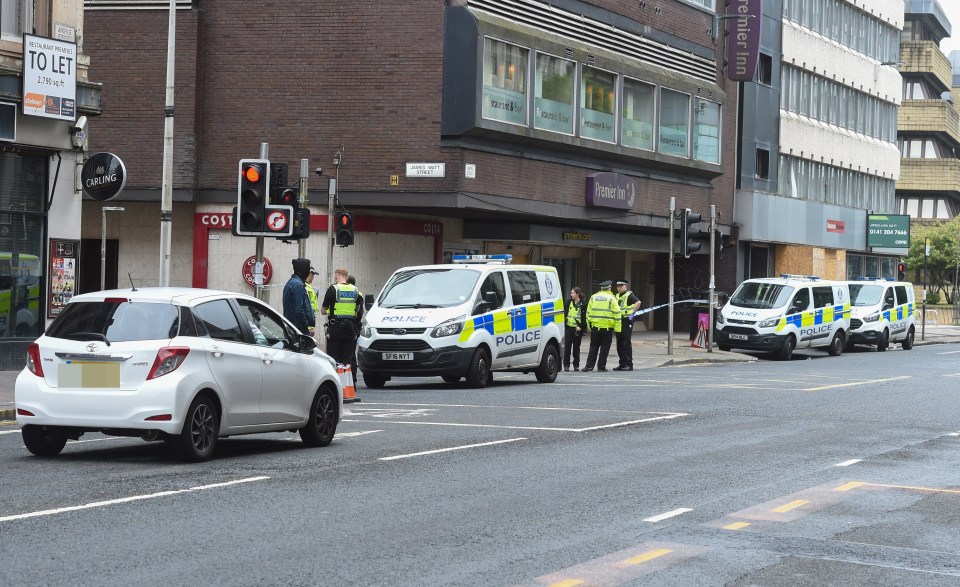  Five police cars and the ambulance service were on the scene