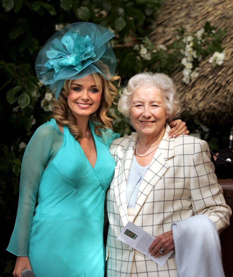 Singer Katherine Jenkins described Dame Vera as an 'icon'