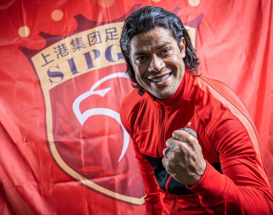 In 2016 he became one of the world's highest paid players joining Shanghai SIPG