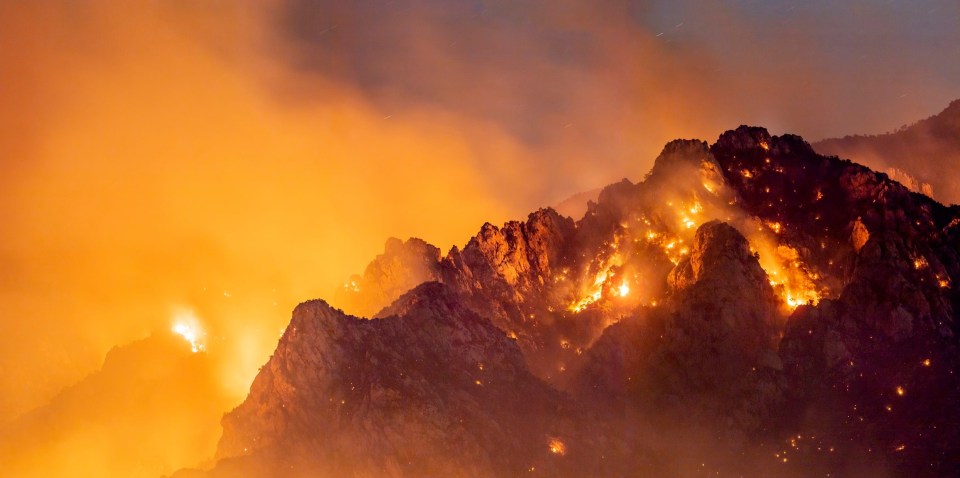 The Bighorn Fire has spread across 120,000 ares (485 square kilometers)