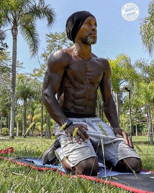 Ze Roberto recently showed off his astonishing figure