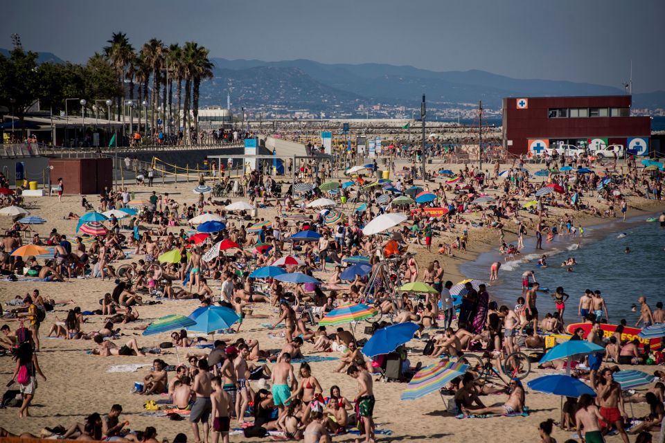 Masks must also be worn on beaches and at swimming pools