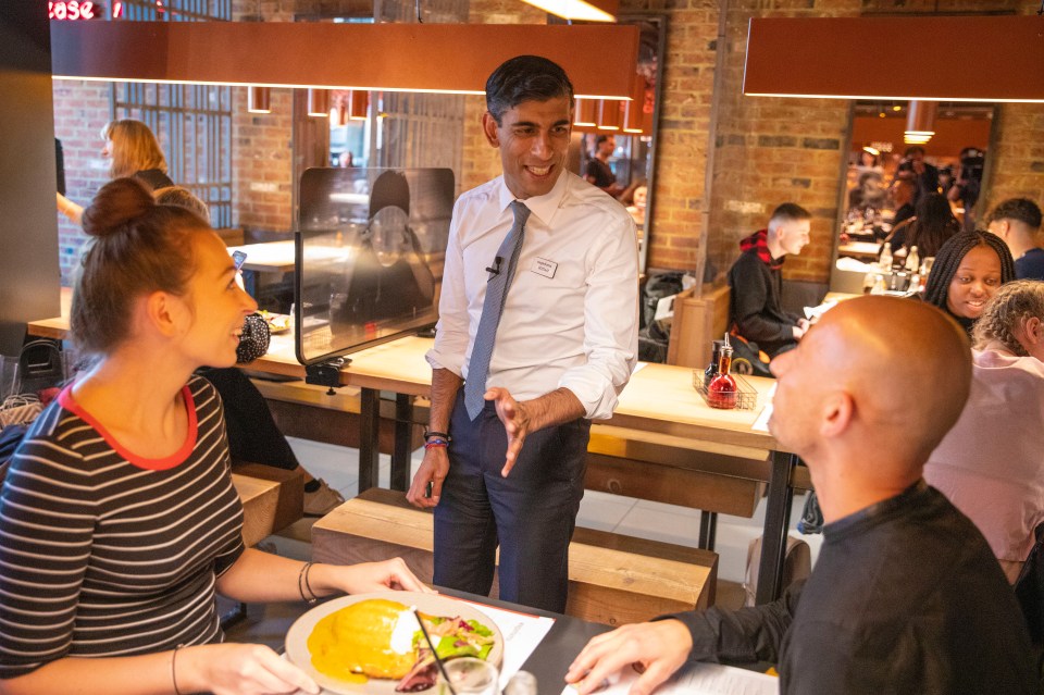 The chancellor, Rishi Sunak, was blasted earlier this week for not wearing one when serving customers dinner in Wagamama