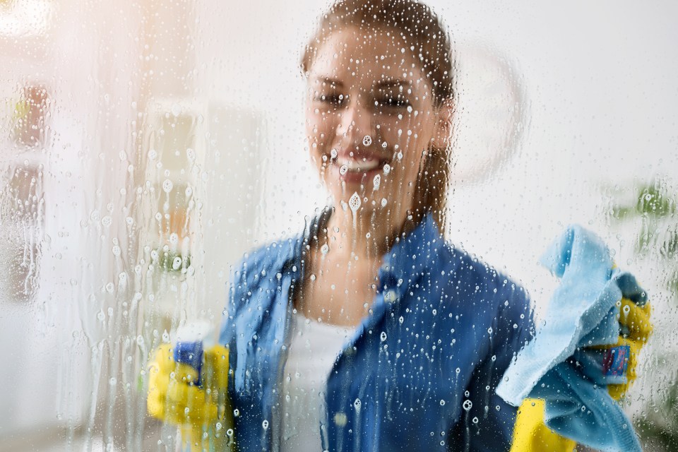 Mixing together one cup of vinegar, dishwasher liquid and water will have your glass gleaming