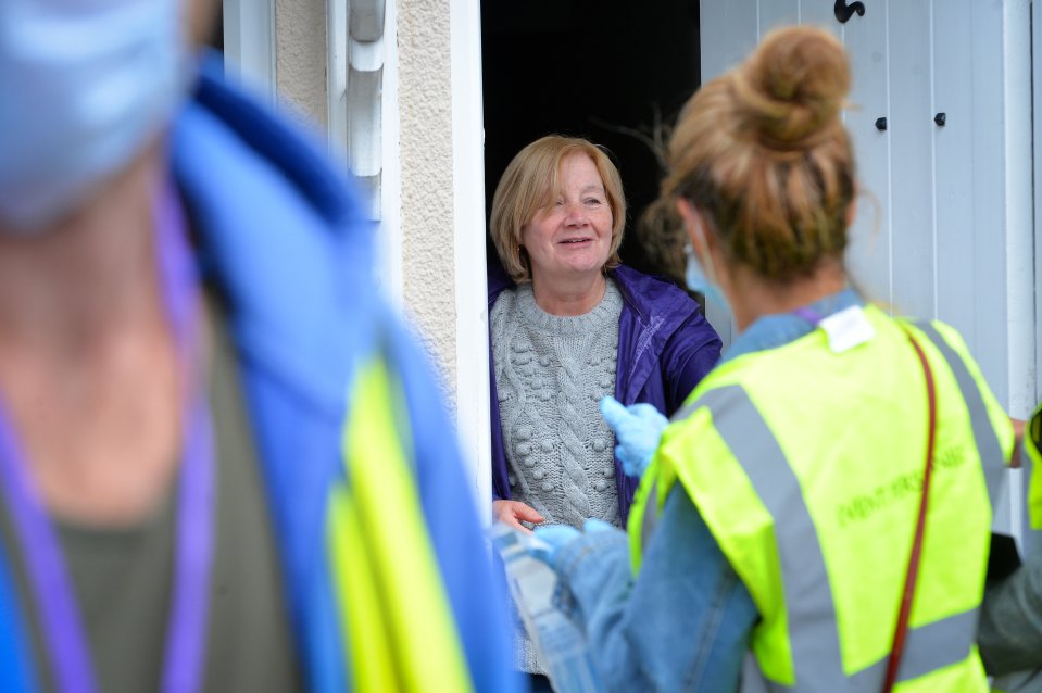 Door-to-door testing is being offered to Leicester residents to tackle the lockdown