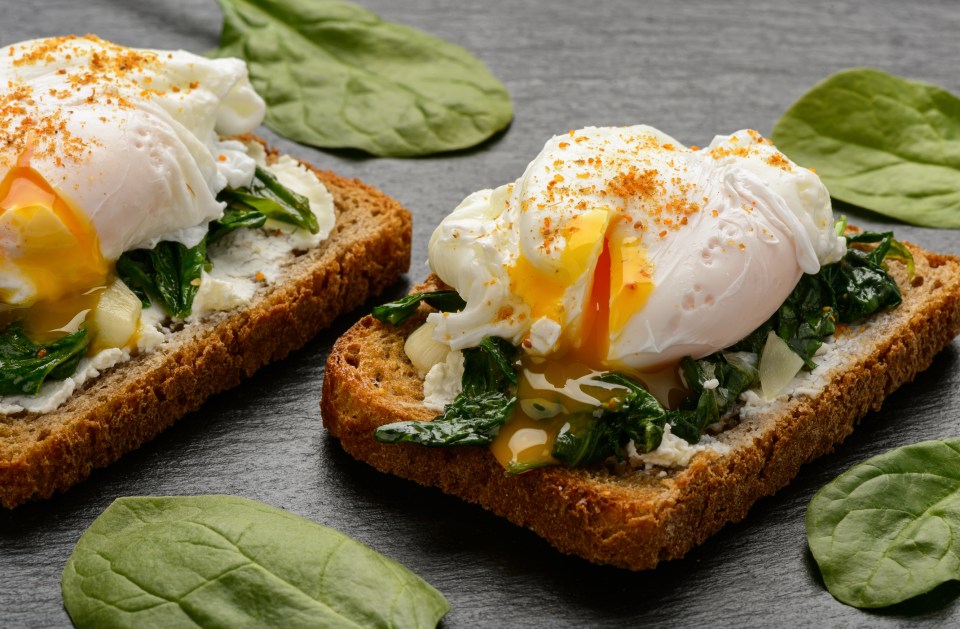 Eating a balanced breakfast will reduce you feelings of hunger 