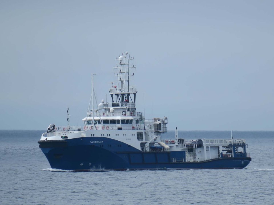 MS Tyne and HMS Mersey watched the Kilo-class submarine, Krasnodar, after picking up monitoring duties from French light frigate FS Enseigne de vaisseau Jacoubet 