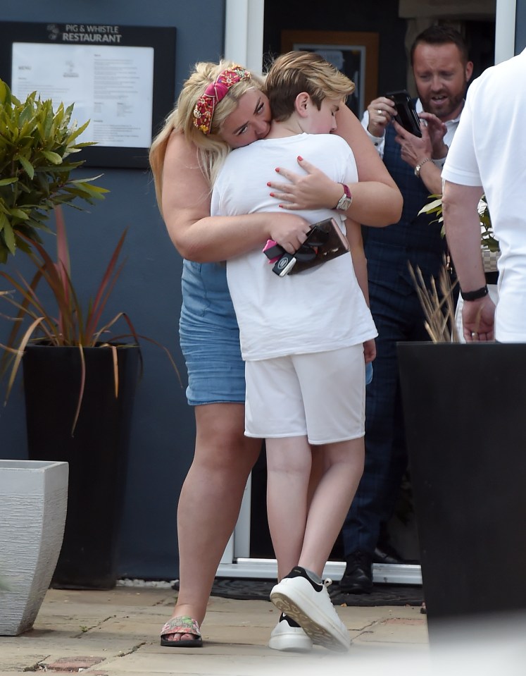 The star pulled her nephew in for a big hug